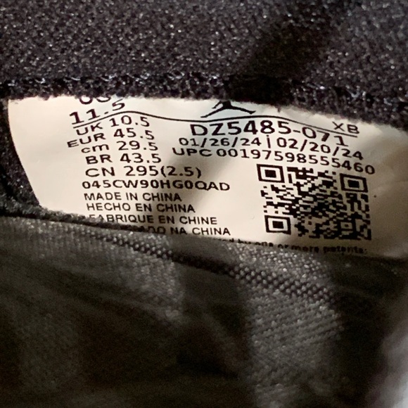 Jordan 1 Retro High OG "Black And Gold" Men's shoe - Picture 15 of 15